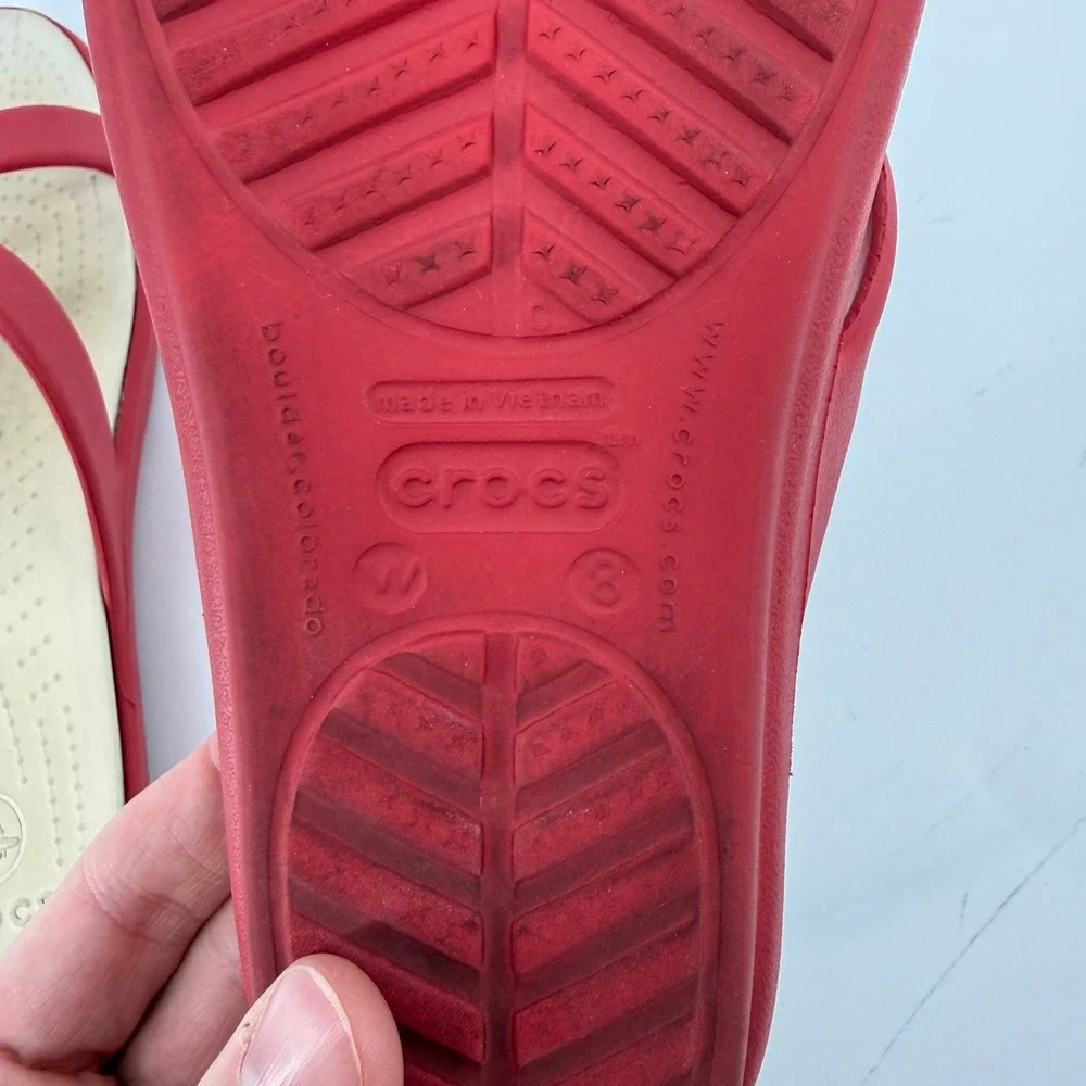 Crocs Sanrah Beveled Circle Slide Sandal Red Gold Women 8 Flip Flop Casual Comfy